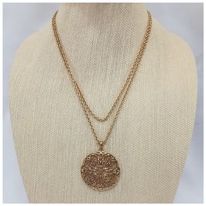Goldtone Oversized Pendent On Rope Style Chain